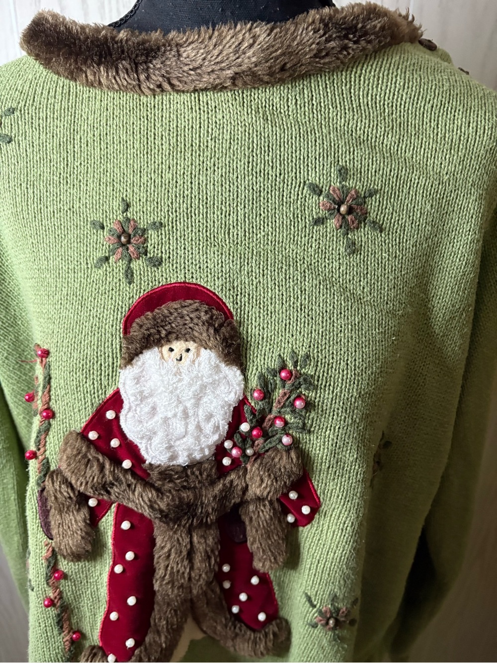 Vintage 90’s Mandalay Bay Green Old Fashioned Santa Sweater Embellished Faux Fur - Picture 7 of 10